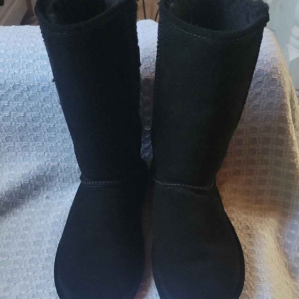 BearPaw knit used cozy